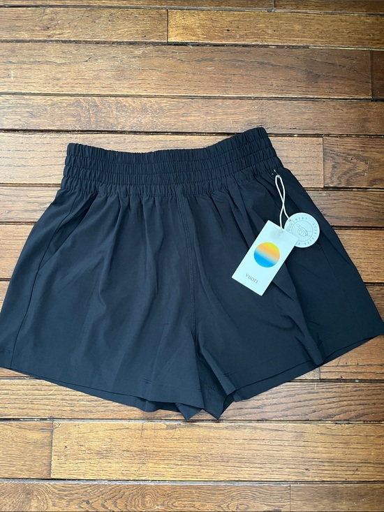 lululemon athletica Pants - Vuori Black Villa Shorts Size XS NWT